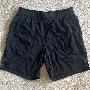 Lululemon Athletica Men's License to Train Linerless 7” Athletic Shorts